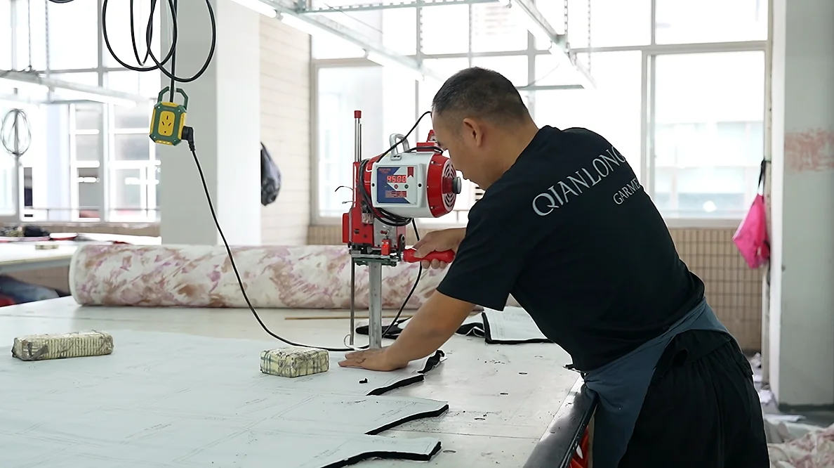 Cutting fabric on industrial cutter